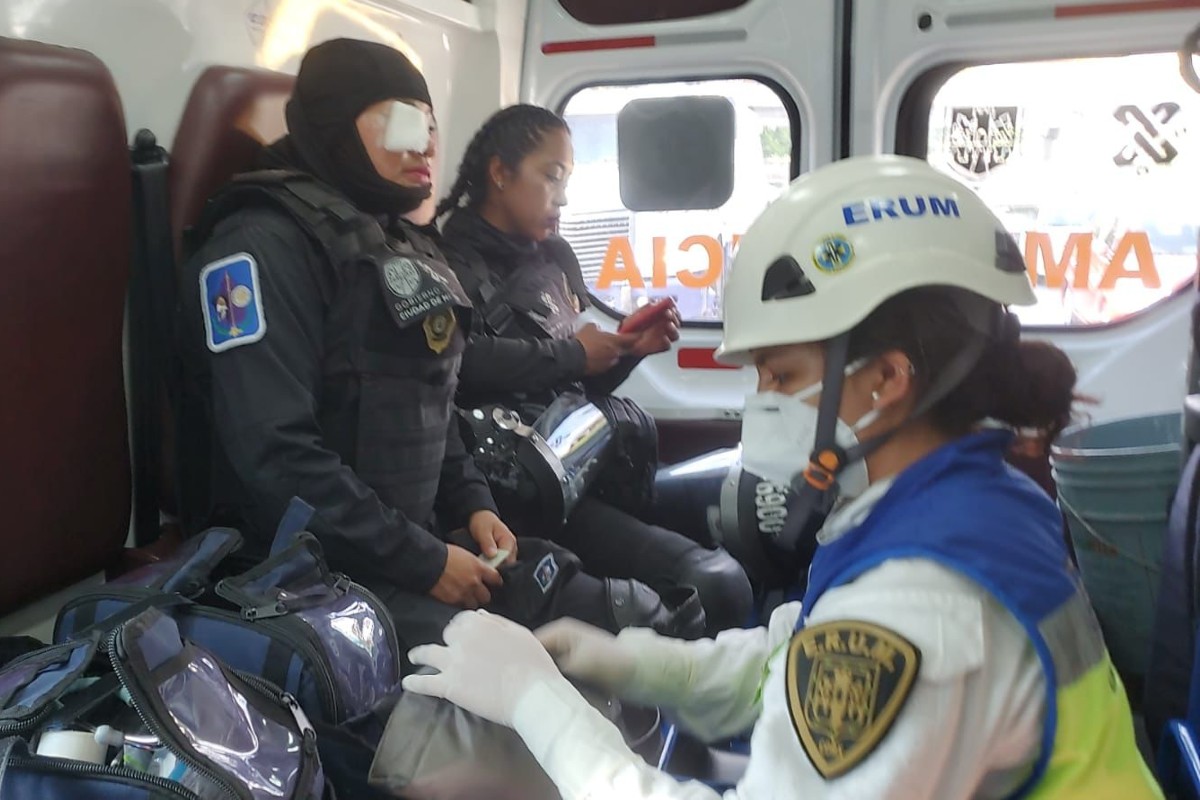 policía